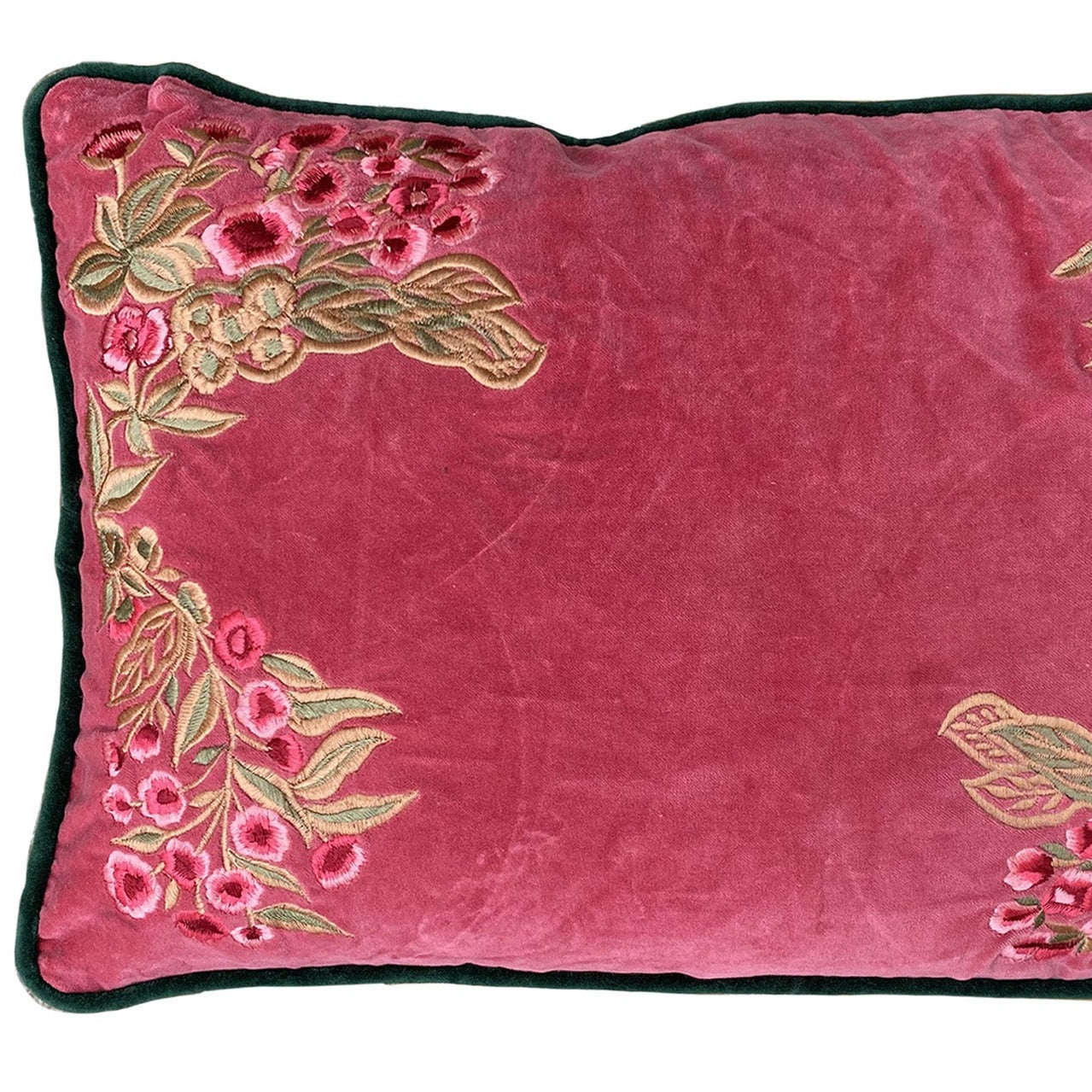 roze kussen geborduurde bloemen