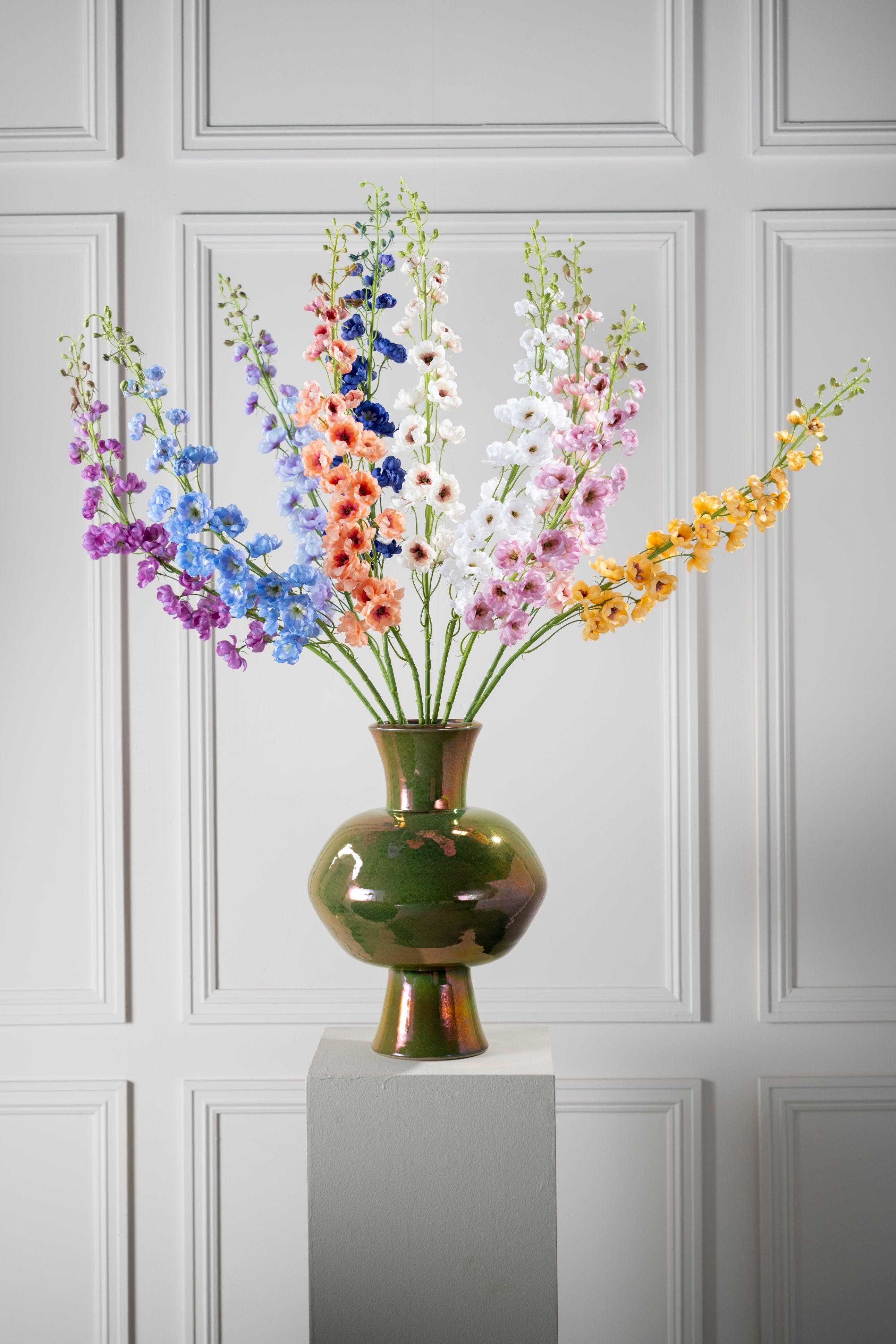 Delphinium Steel 127cm (Creme)