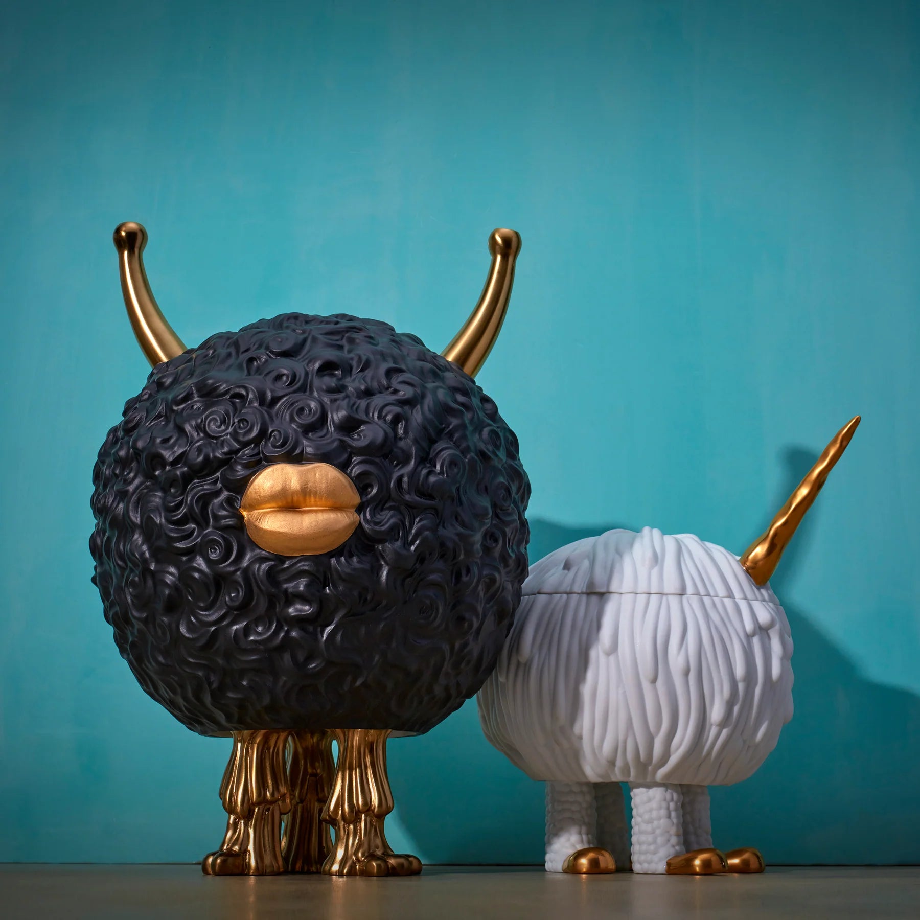 Haas Mojave Unicorn Candle (White/Gold)